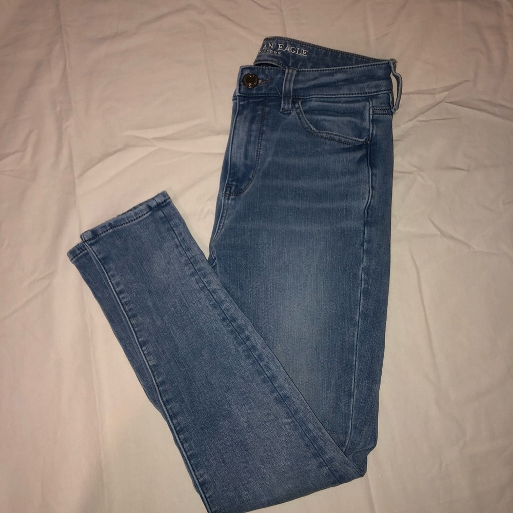 American Eagle “Ne(x)t Level Stretch” size 4 short